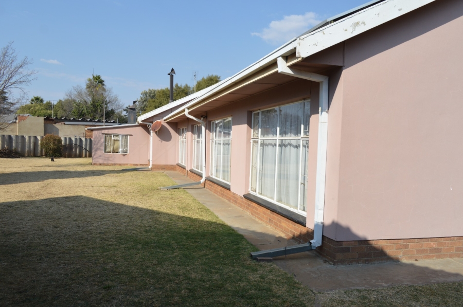 4 Bedroom Property for Sale in Flamwood North West